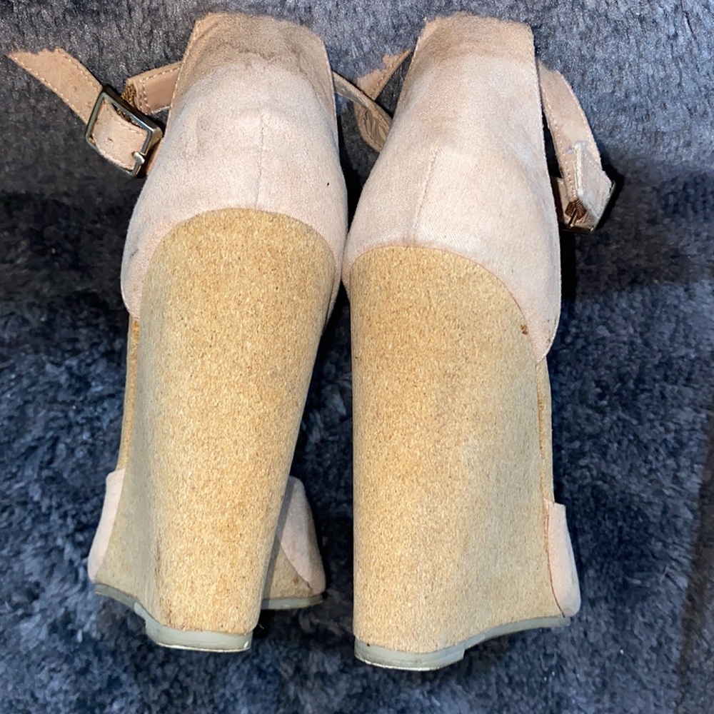 Pointed Toe Wedges - Picture 7 of 9